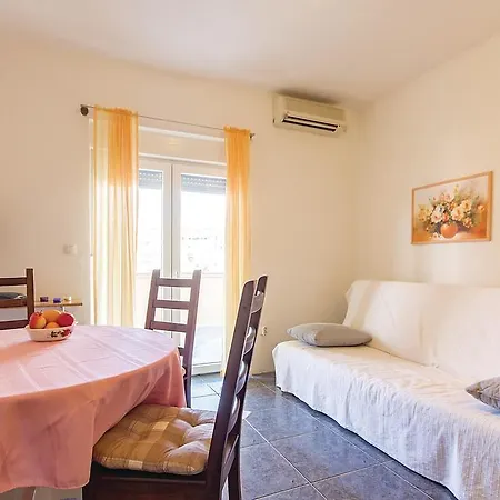 Apartman 2 Póla