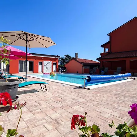 Apartment Danka I 11169 * פולה
