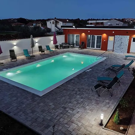 Apartment Danka I 11169 * פולה