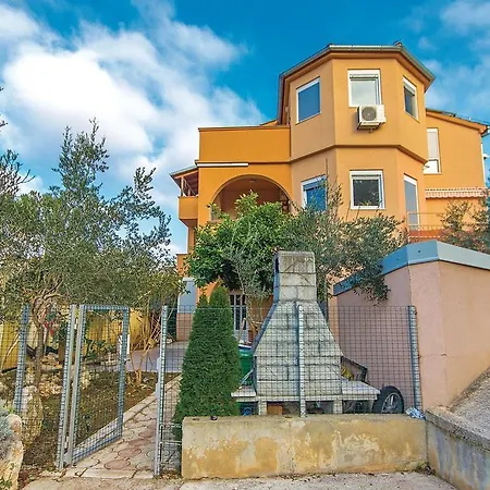 Apartment Danka I 11169 דירה