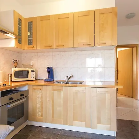 Apartment Danka I 11169 דירה