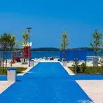 2 Apartman *